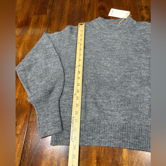 NWT! Quince | Baby Alpaca-Wool Crew | Charcoal | Medium - Picture 3 of 6